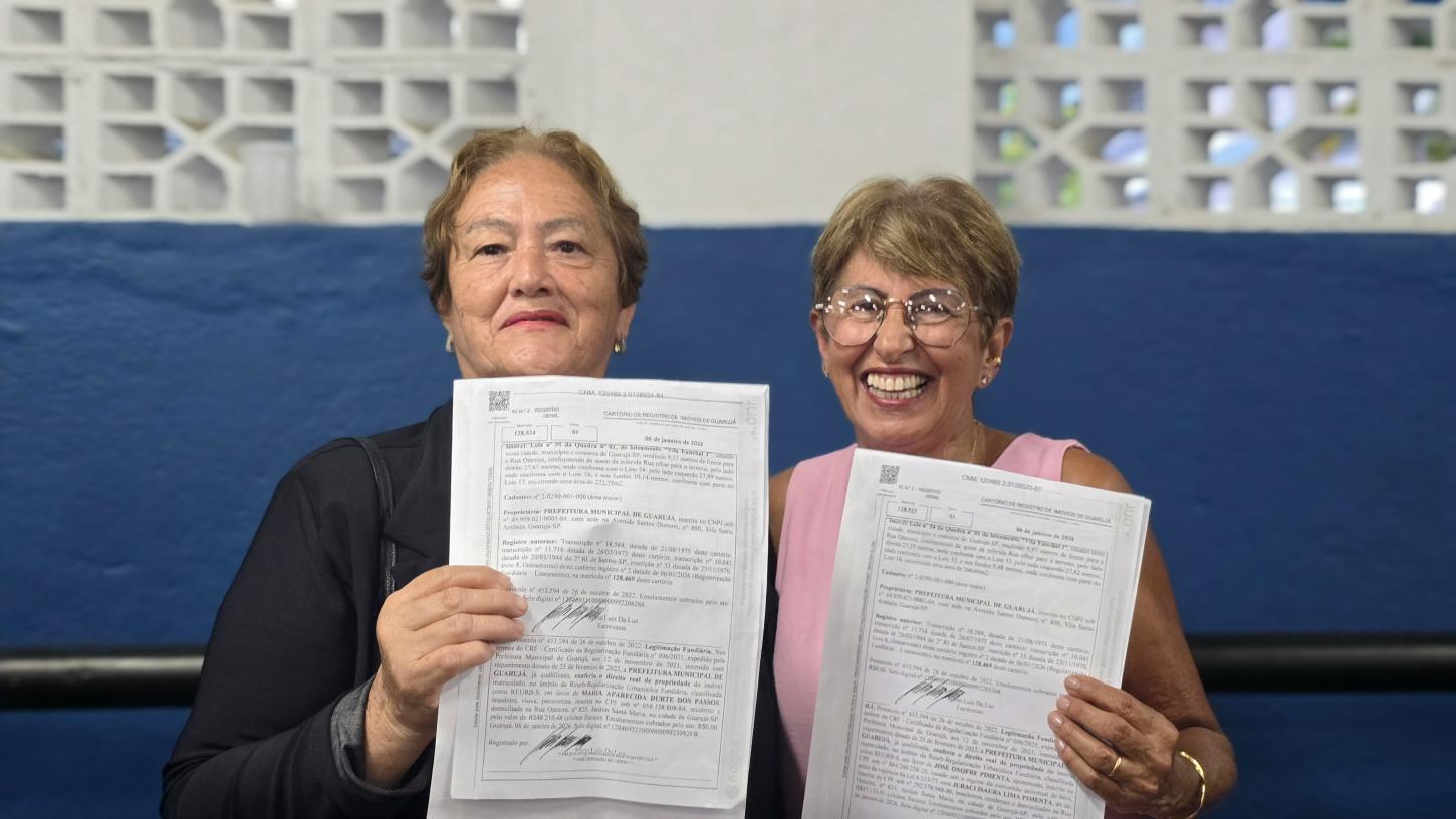 107 moradores da Vila Funchal I recebem títulos de legitimação fundiária da Prefeitura de Guarujá