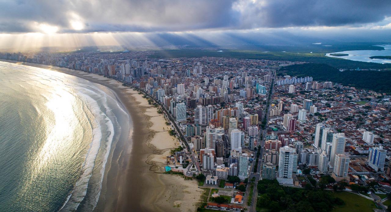 Baixada Santista registra mais de 30 praias impróprias para banho nesta semana