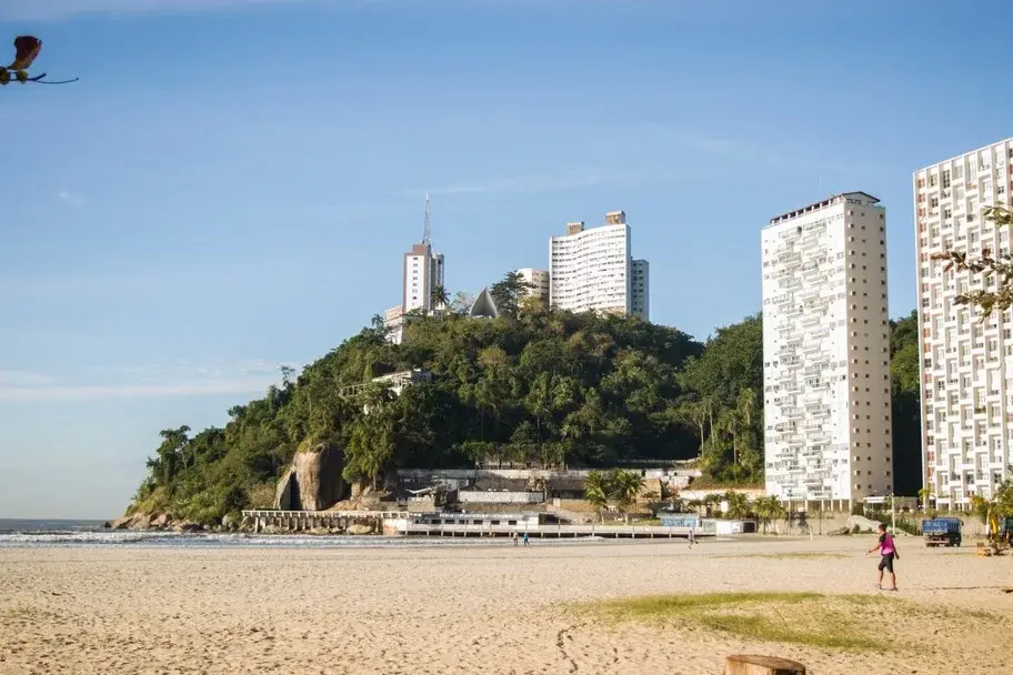 Banhista é socorrido em estado grave, mas morre após afogamento na Ilha Porchat, em São Vicente