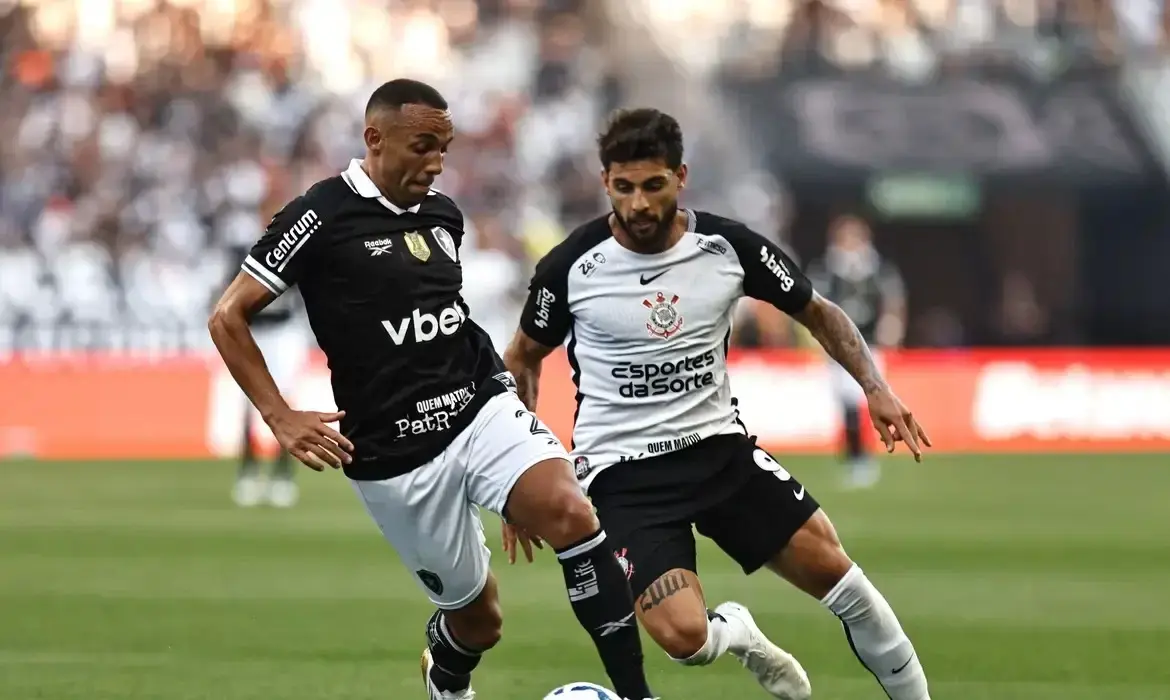 Corinthians quer cortar custos além do campo e mira modelo do Fortaleza