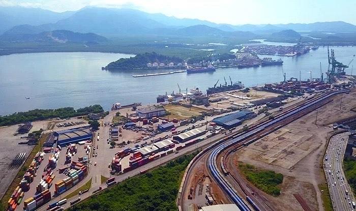 Gigante da China pede para Cade intervir em leilão de megaterminal em Santos
