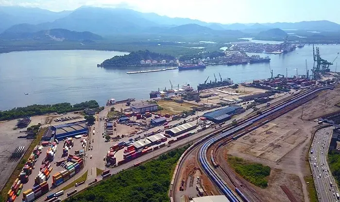 Gigante chinês pede para Cade intervir em leilão de megaterminal em Santos