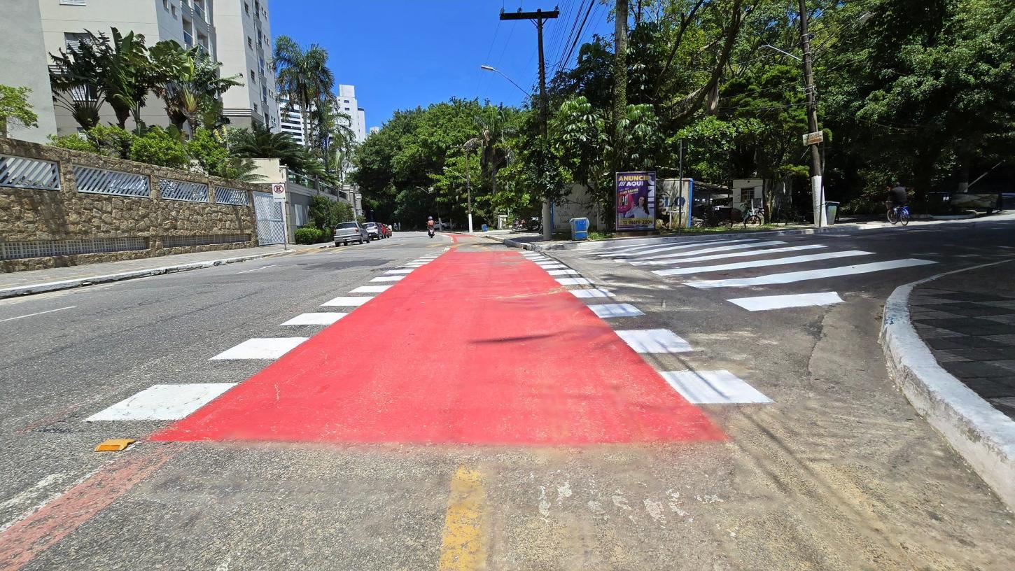 Guarujá revitaliza sinalização da Ciclofaixa das Galhetas para coibir estacionamento irregular