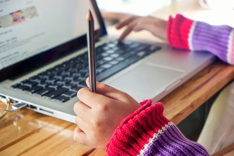 Guarujá sanciona lei que autoriza laboratórios digitais na rede municipal de ensino