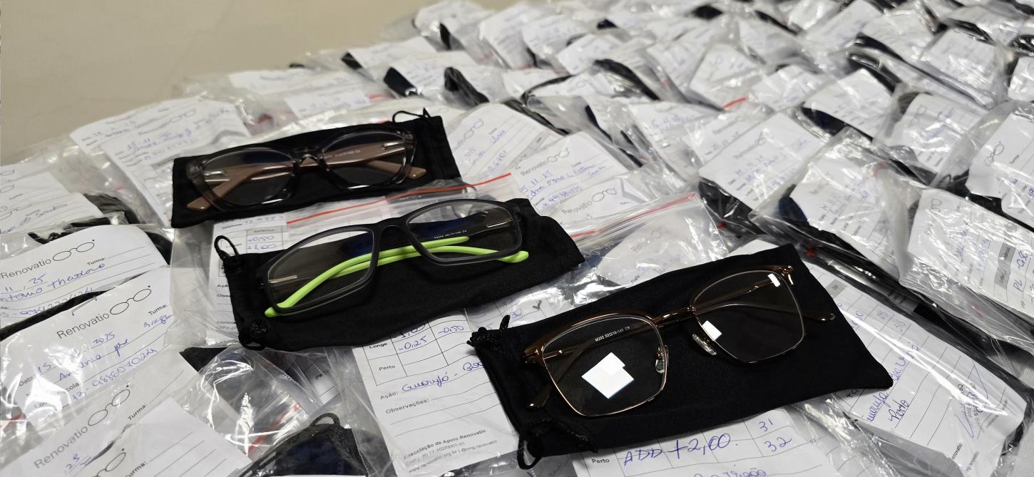 Guarujá transforma a vida de 142 pessoas com entrega de óculos de grau