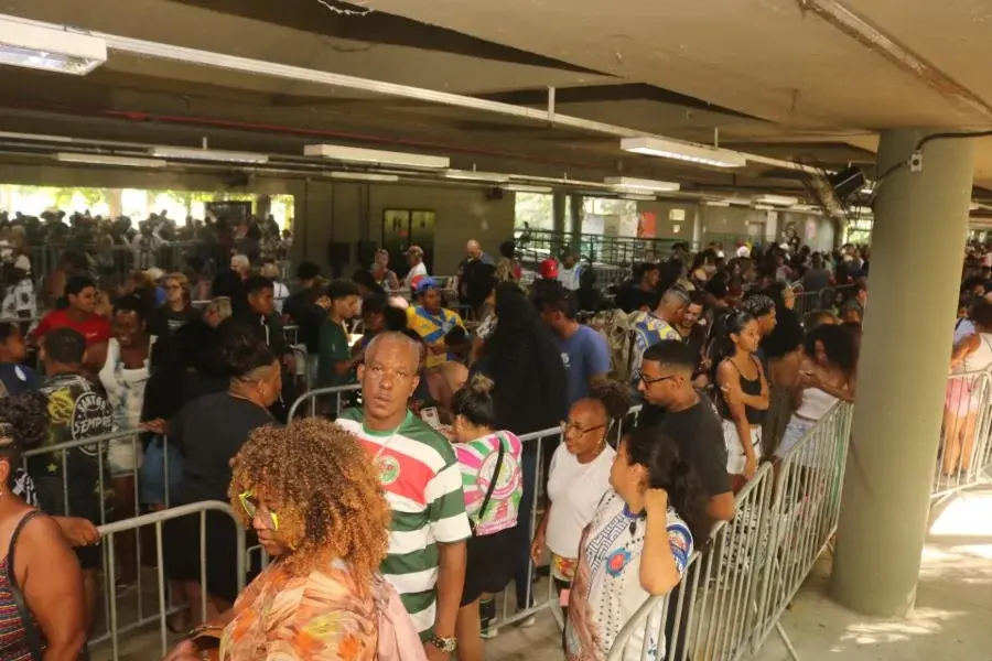 Ingressos para o desfile do Santos Carnaval 2026 são esgotados em menos de um dia