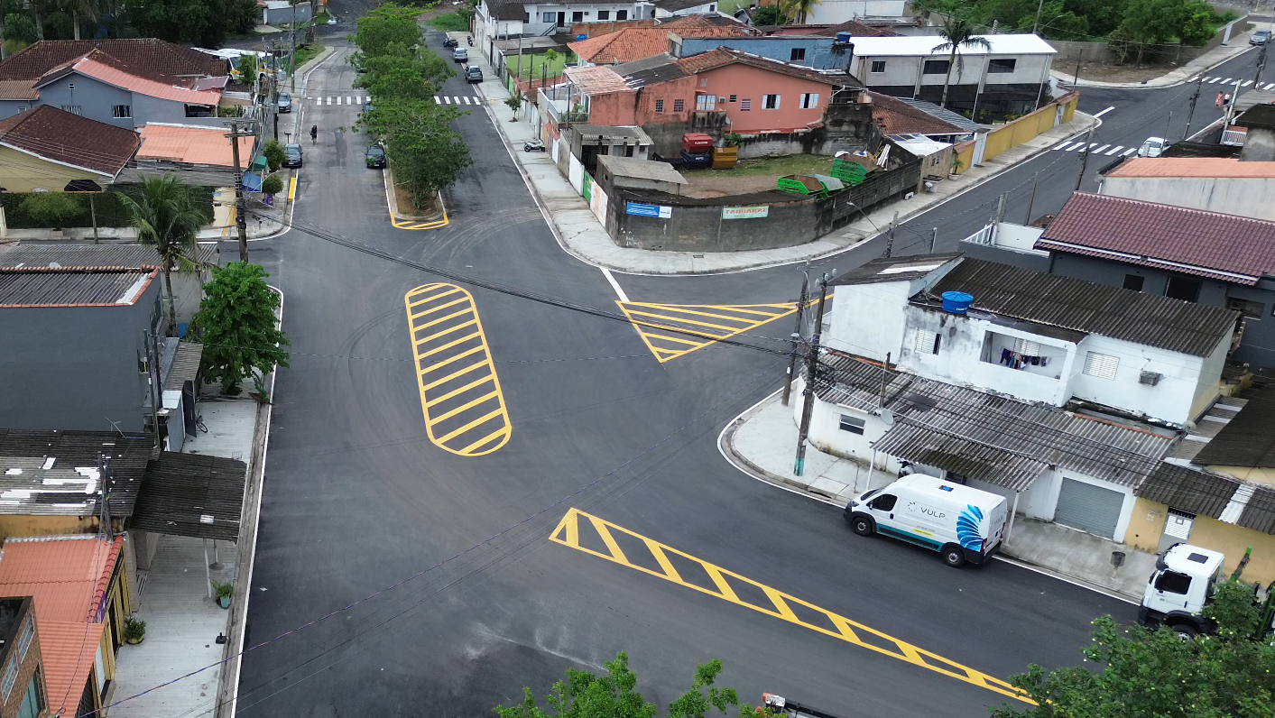 Moradores do bairro Santa Rosa celebram entrega de pavimentação em 11 ruas