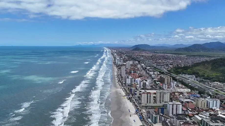 Número de praias impróprias na Baixada Santista cai para 22, aponta boletim da Cetesb