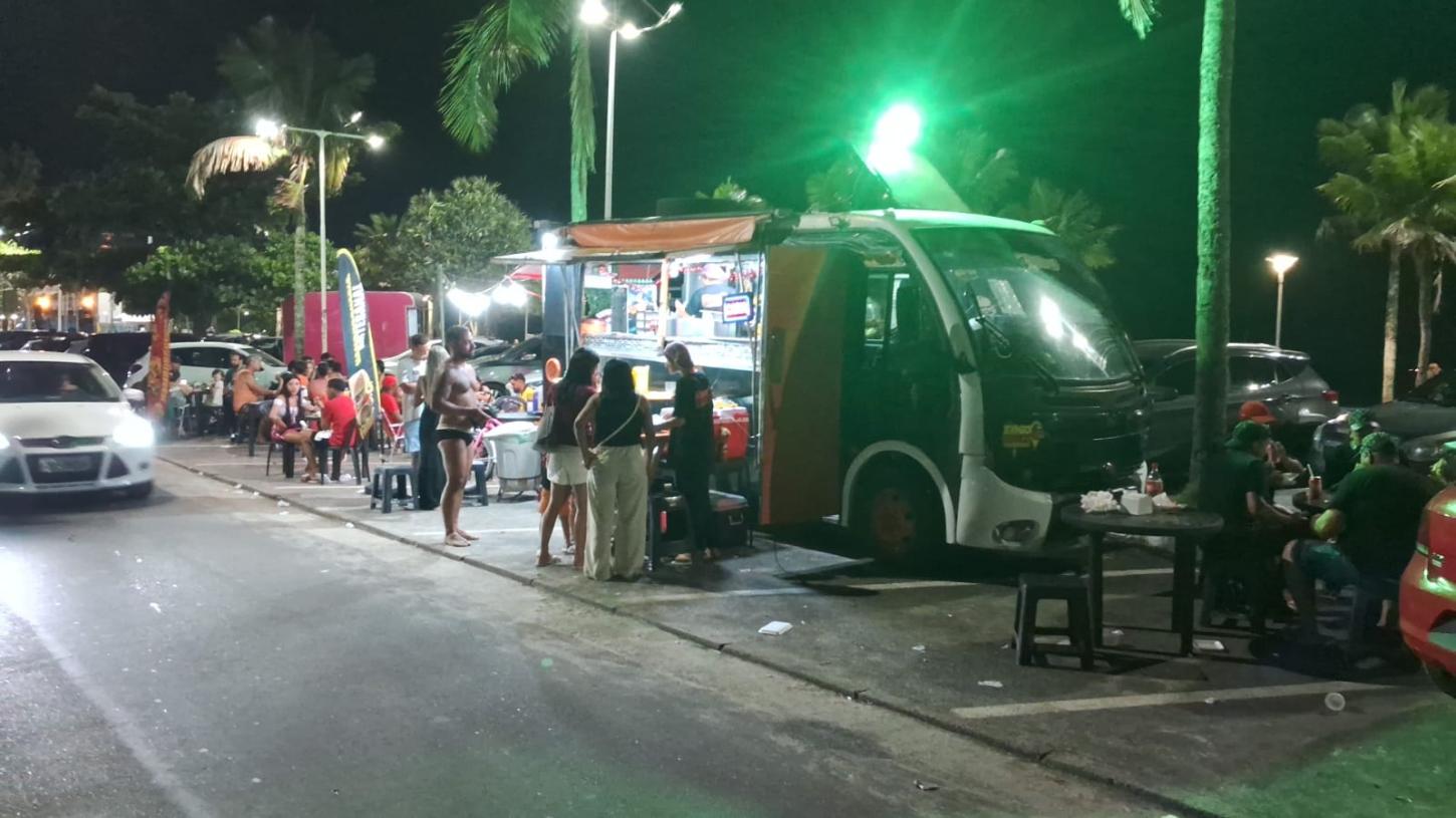 Operação Food Truck intensifica fiscalização na Praia da Enseada