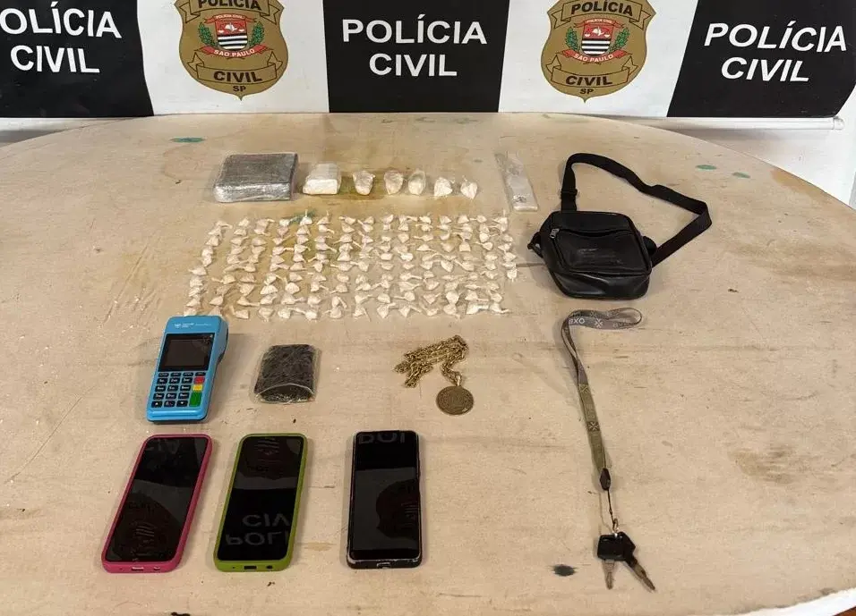 Polícia Civil prende homem por tráfico e apreende quase 1 kg de cocaína em Santos