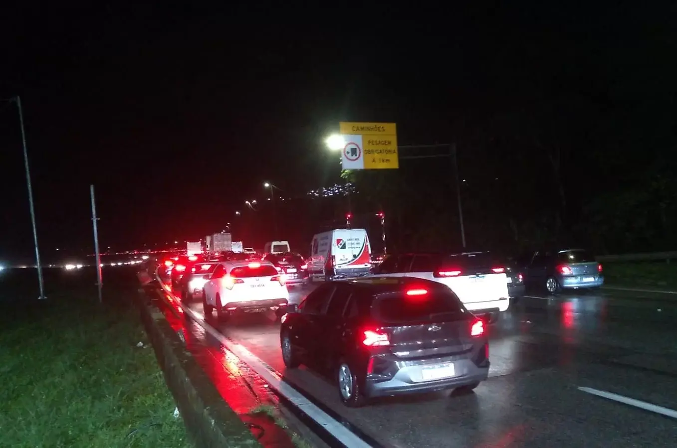 Retorno à Capital gera longas filas no Sistema Anchieta-Imigrantes nesta segunda