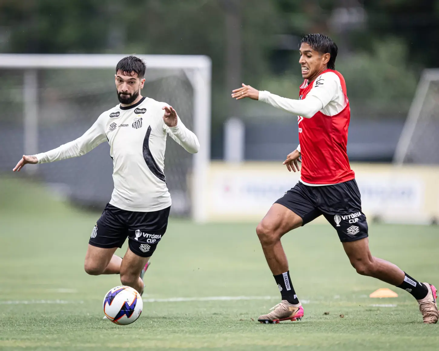 Santos encara o invicto RB Bragantino em teste decisivo antes da estreia no Brasileirão