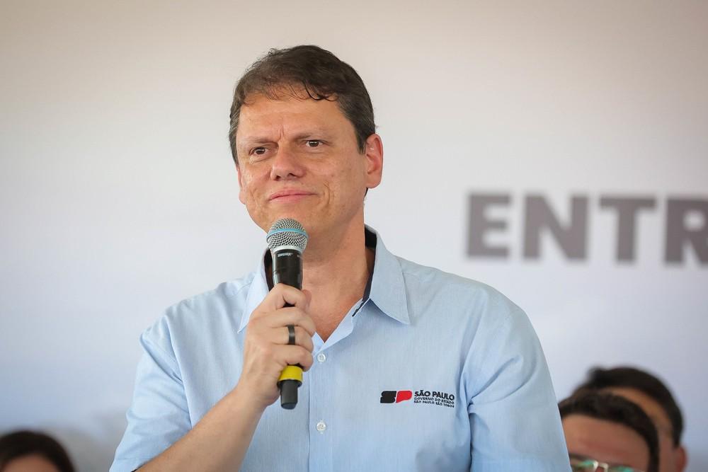 Tarcísio diz que será candidato à reeleição em SP e anuncia visita a Bolsonaro para prestar apoio