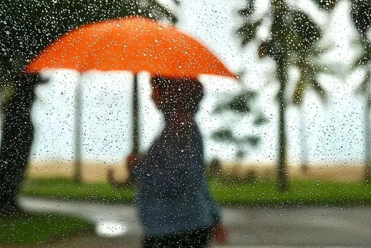 Temporal atinge o litoral de São Paulo com 100mm de chuva, raios e ventos intensos de 100 km/h