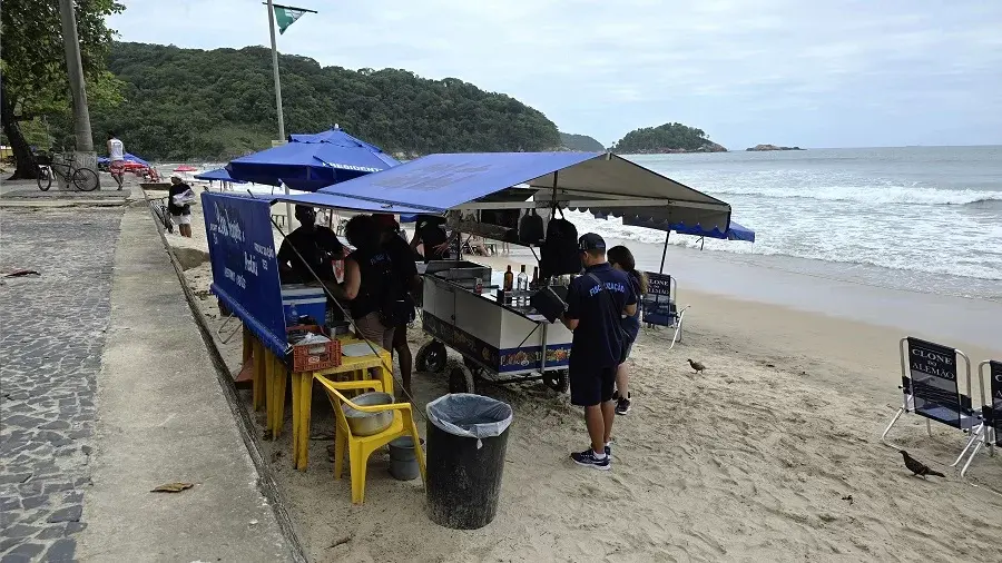 Vigilância Sanitária emite 353 autuações nas praias de Guarujá
