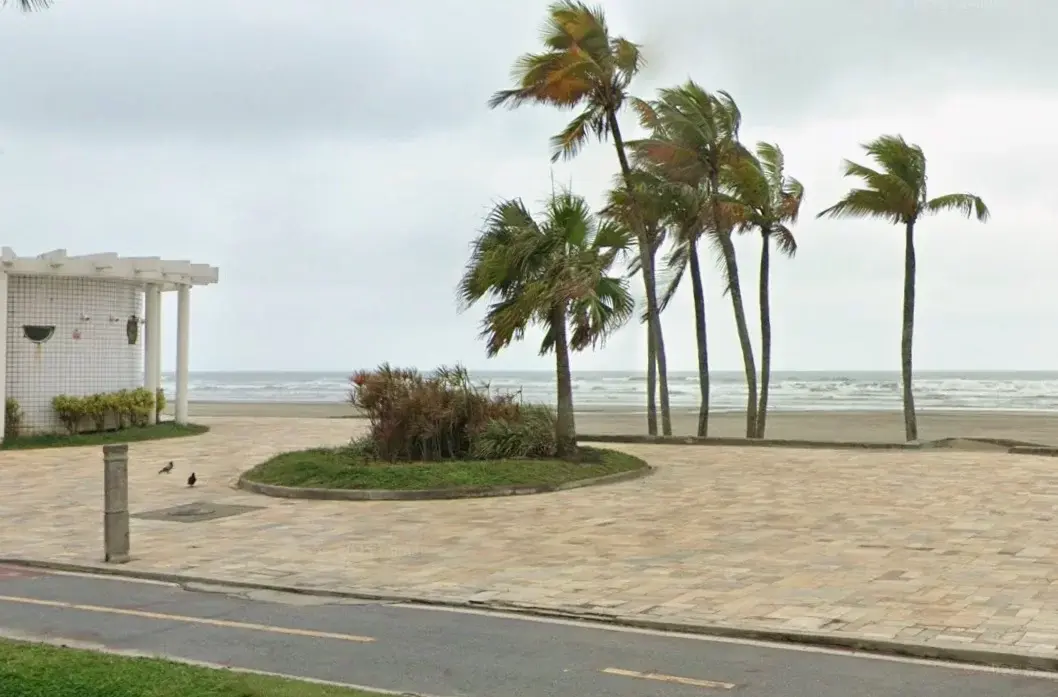 Corpo de homem é encontrado na faixa de areia da Praia Grande; vítima não foi identificada