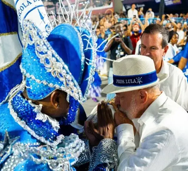 Desfile sobre Lula abre brecha para condenação por ilícito eleitoral, dizem especialistas