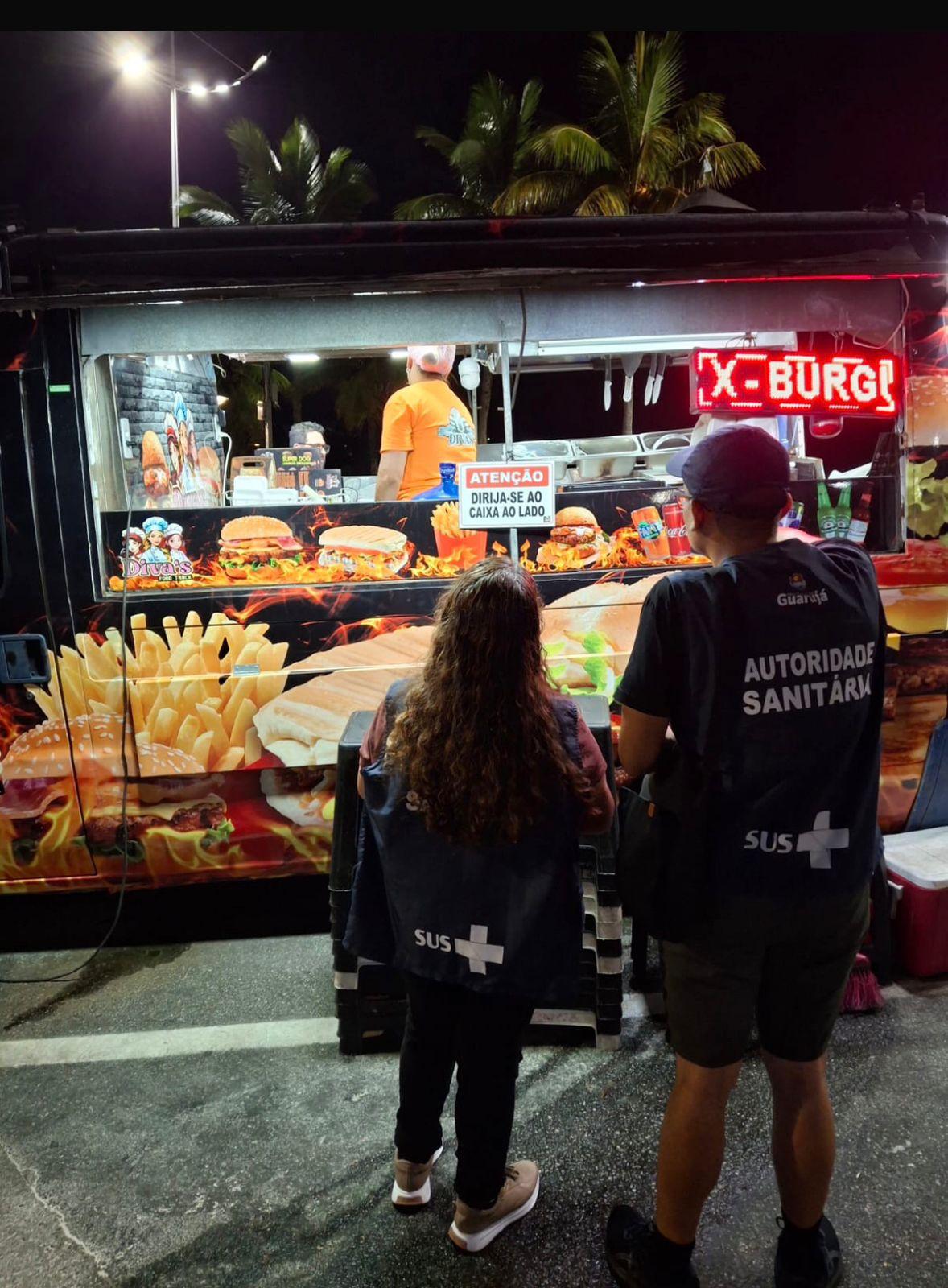 Fiscalizações em food trucks já resultaram em 21 autuações da Vigilância Sanitária de Guarujá