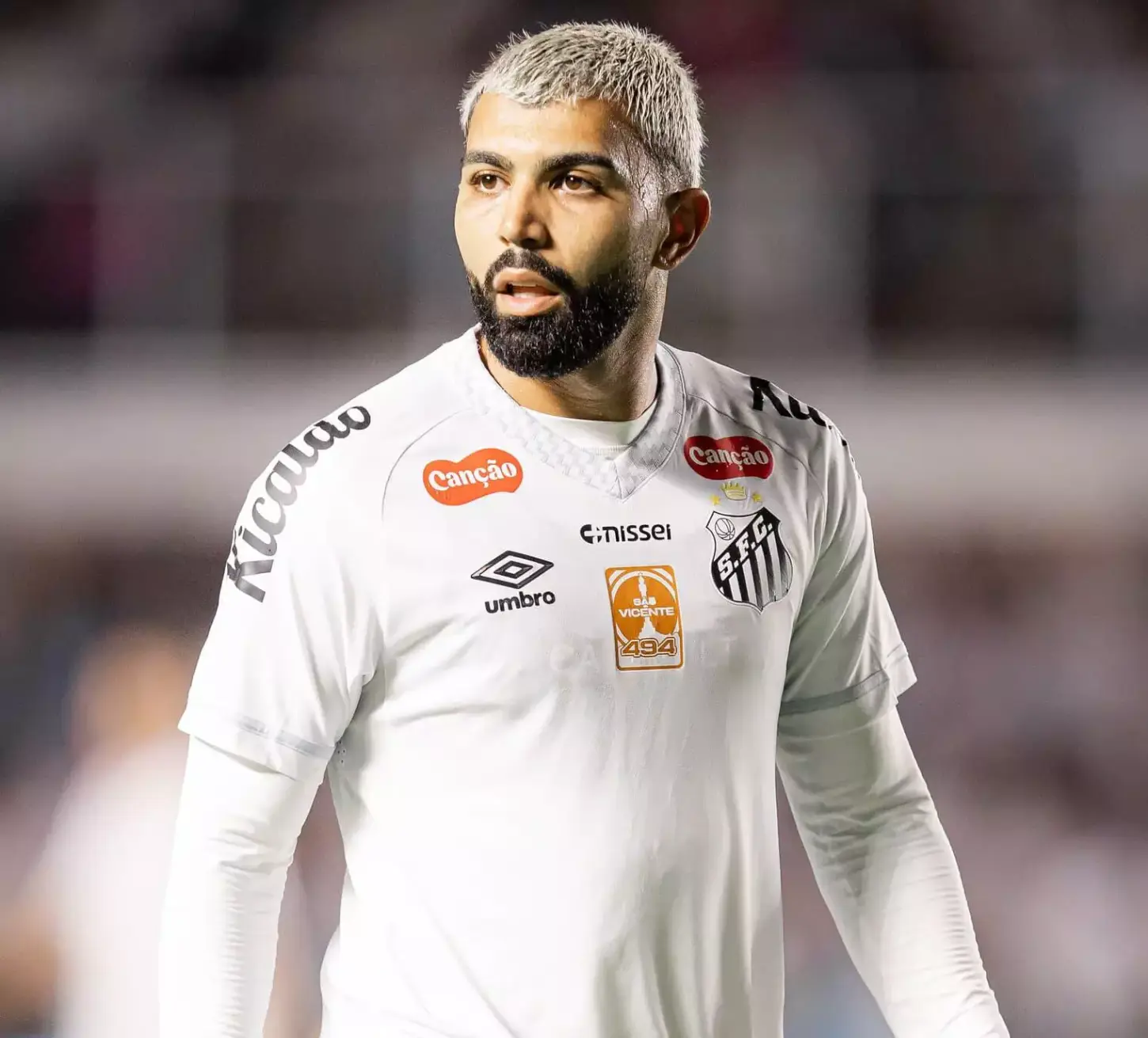 Gabigol aponta falhas coletivas do Santos e diz que nem craques como Neymar, Cristiano Ronaldo e Messi seriam a solução