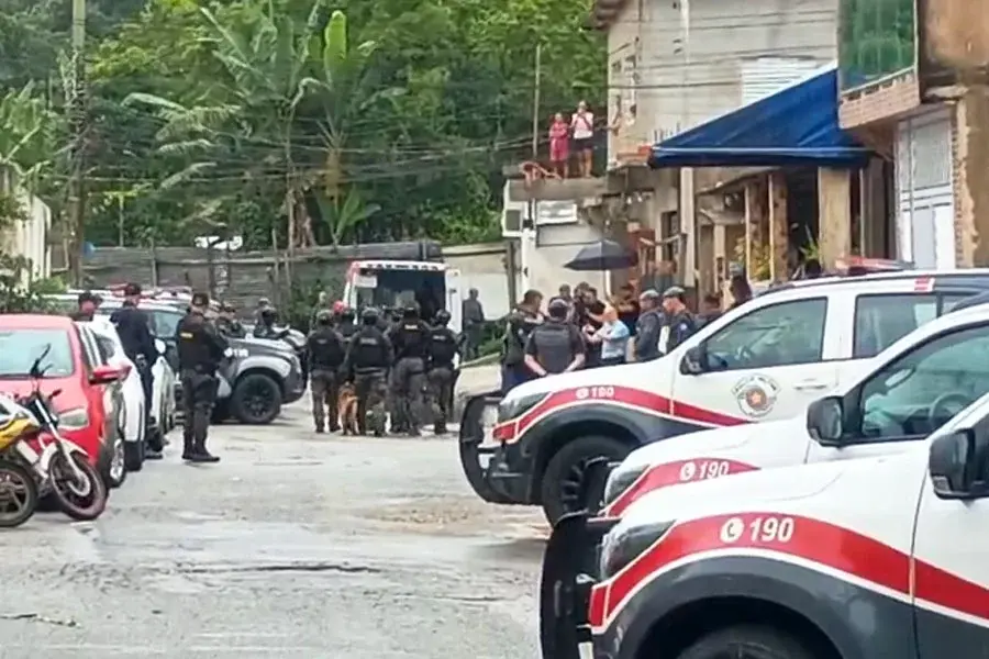 Homem é preso após fazer mulher e filho de reféns em Guarujá; VÍDEO