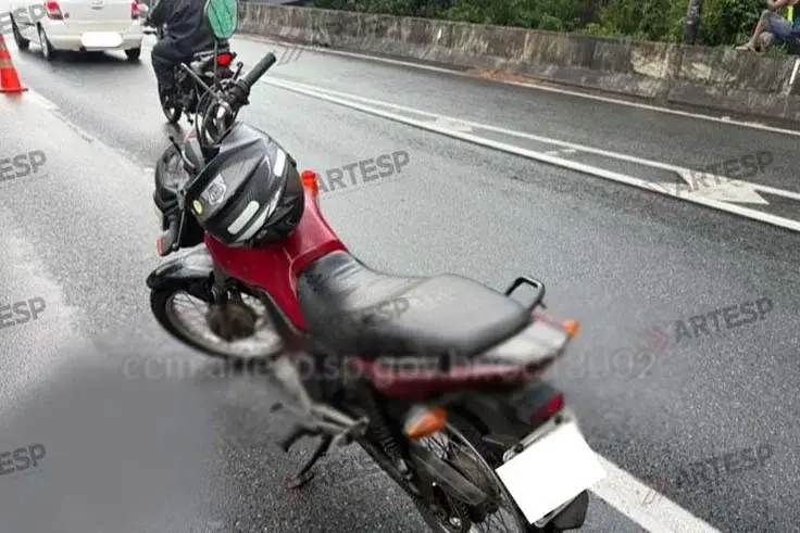 Motociclista morre após ser atropelado por carro e caminhão em Cubatão