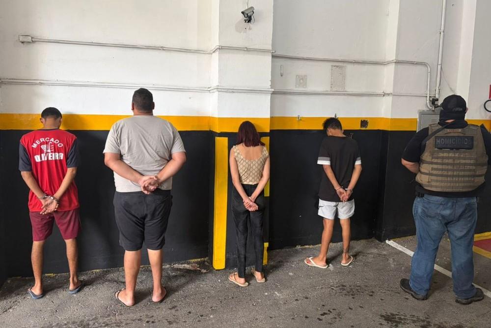 Três homens e uma mulher foram presos por envolvimento no desaparecimento de Maria Eduarda Cordeiro da Silva, de 20 anos, em Guarujá, SP — Foto: Polícia Civil/Divulgação