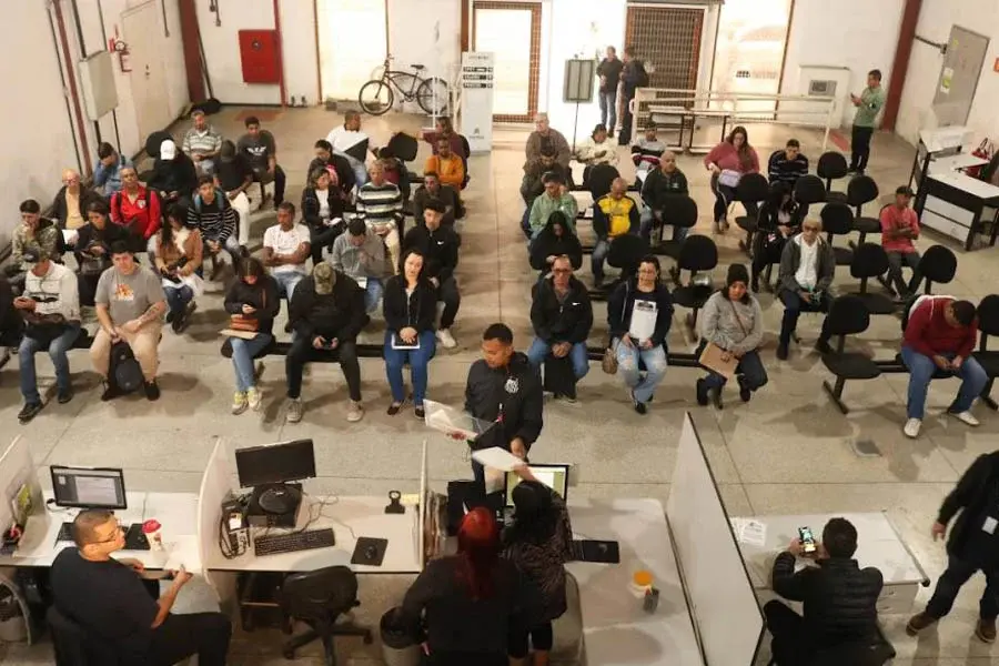 Primeiro Mutirão do Emprego de 2026 oferece mais de 100 vagas em Santos