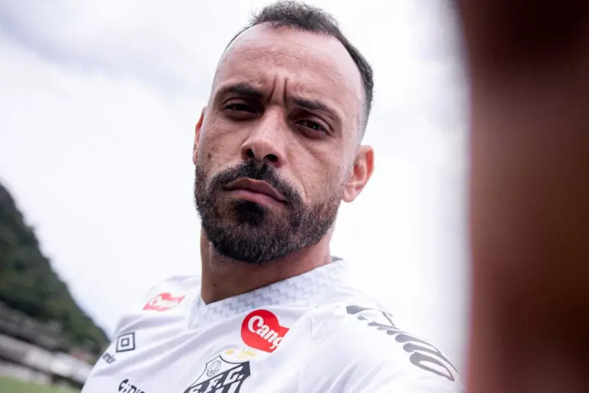 Santos anuncia a contratação do atacante Moisés, ex-Fortaleza