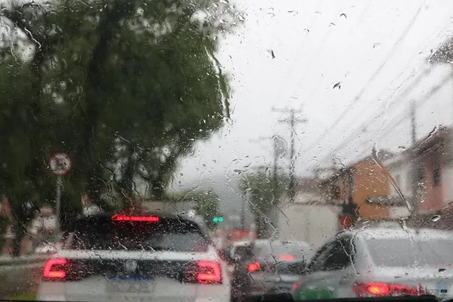 Sudeste segue em alerta vermelho para chuva nesta quinta