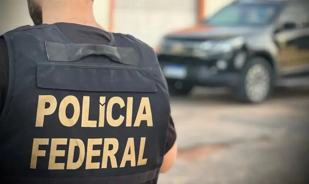 Suspeita de acessar dados sigilosos do STF evita comentar investigação em Guarujá