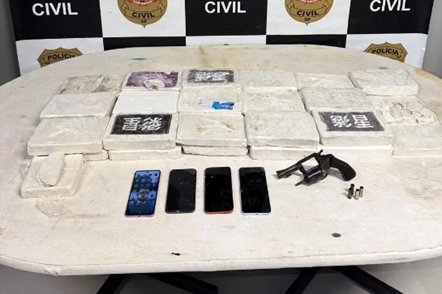 Suspeito de guardar armas de traficantes em casa é preso após atirar contra policiais em Santos