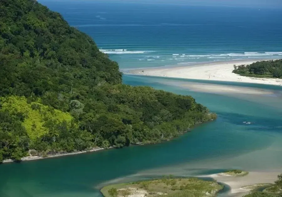 Turista de SP morre após se afogar no rio Guaratuba, em Bertioga