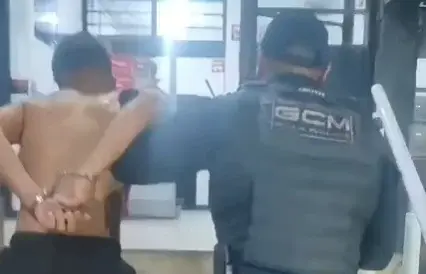 Adolescente é detido após avançar contra guardas durante abordagem em Guarujá