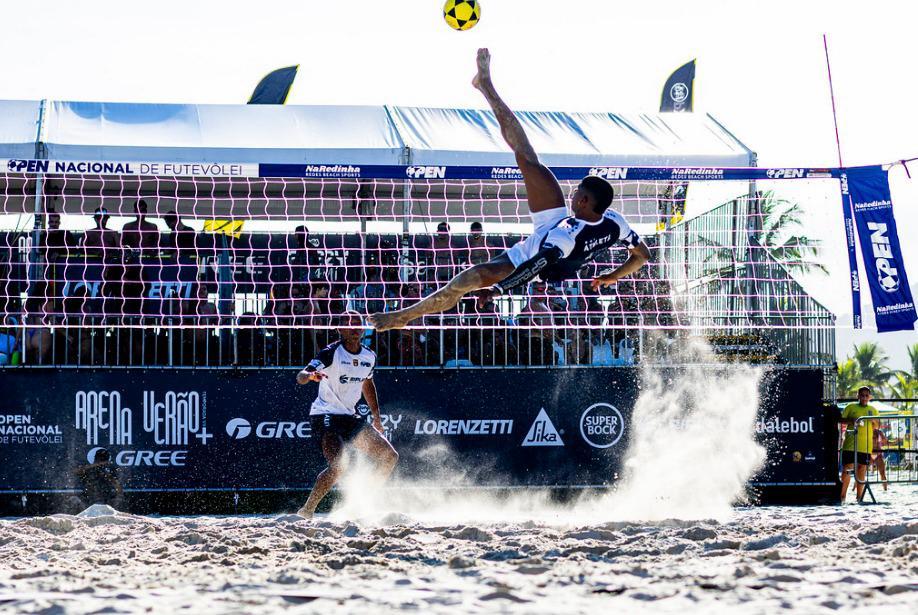 Brasil e Paraguai se enfrentam nas finais do beach soccer neste final de semana em Guarujá