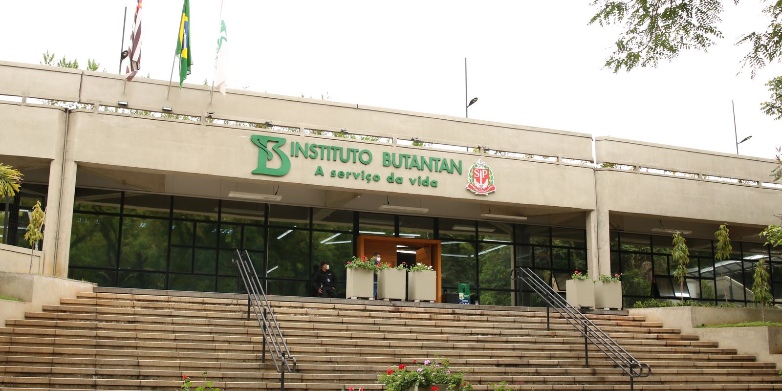 Butantan e MSD firmam parceria para produção de medicamento contra o câncer para o SUS