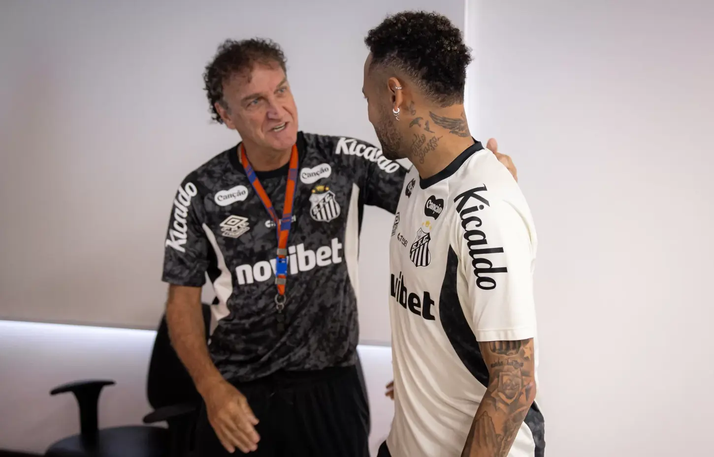 Cuca confirma ausência de Neymar na reestreia pelo Santos e mira títulos nas copas