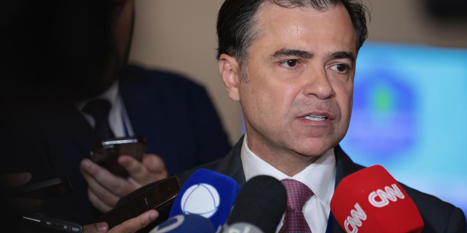 Diretor da Aneel censura Enel por ação judicial que visa barrar processo de caducidade