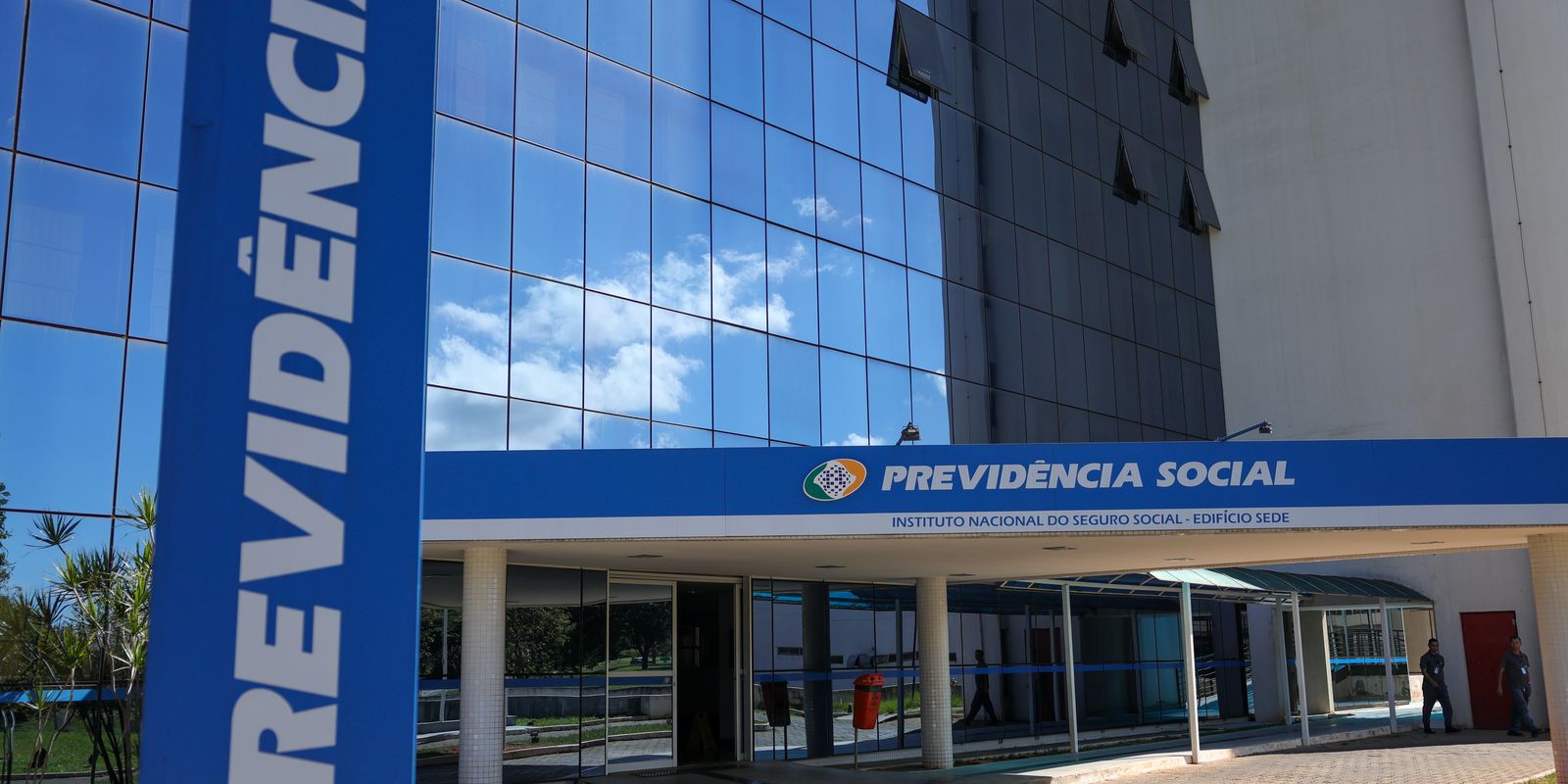 INSS paralisa novos empréstimos consignados do C6 Consig para aposentados