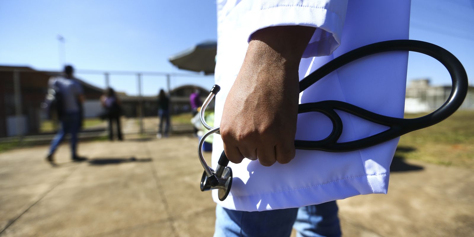 MEC penaliza mais de 50 cursos de medicina por resultados insatisfatórios