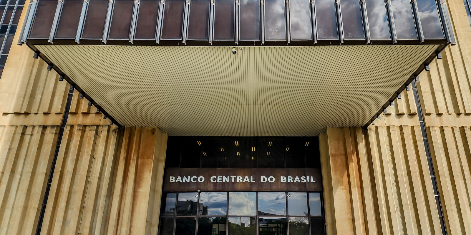 Mercado financeiro eleva projeção da inflação para 4,17% em 2026