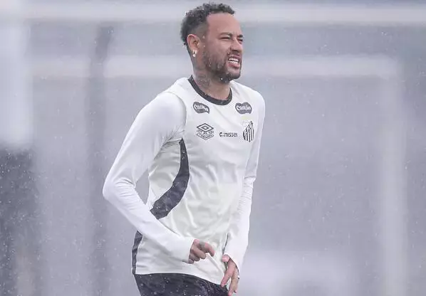 Neymar detona histórias 'inventadas' após ser poupado no jogo do Santos