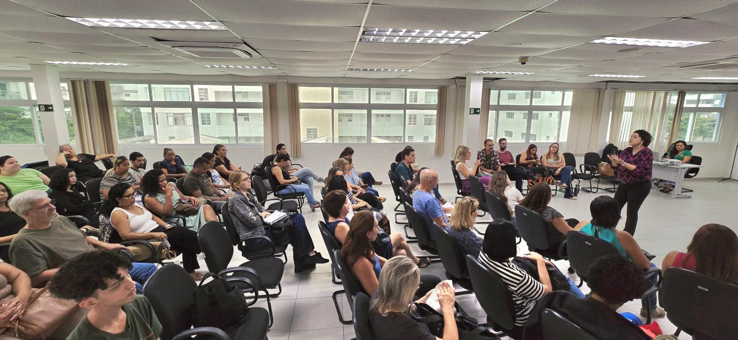 Prefeitura de Guarujá capacita equipes do CRAS e CREAS sobre o Programa BPC na Escola