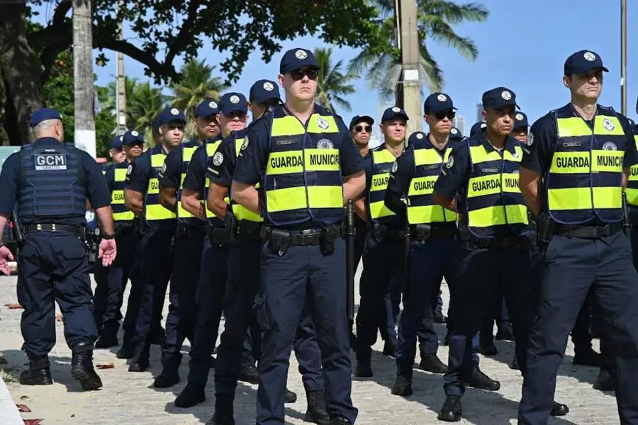 Santos nomeia 50 guardas municipais e aprovados para outros seis cargos