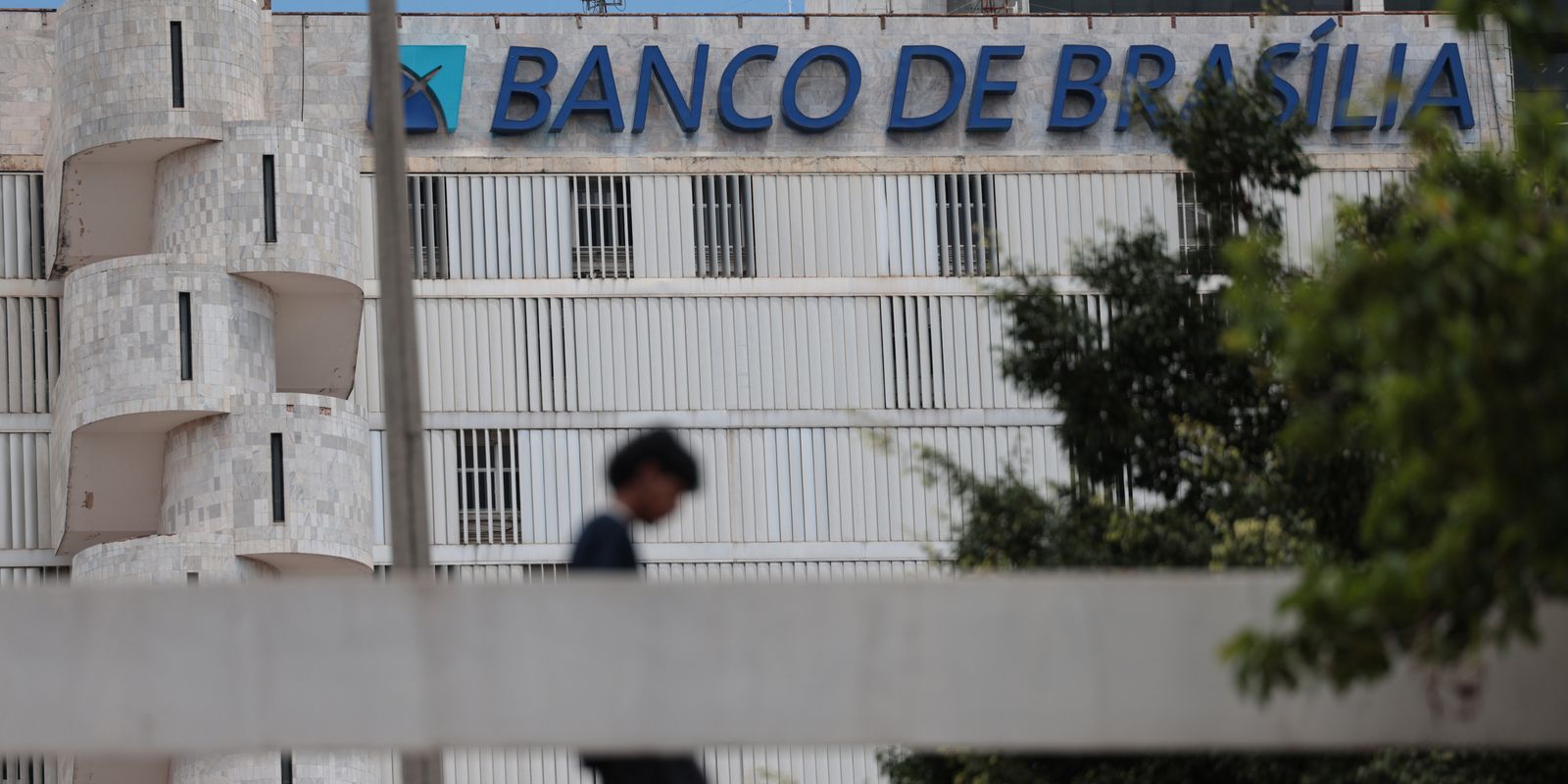 Fundo propõe R$ 15 bilhões por ativos do BRB originados do Banco Master, informa GDF