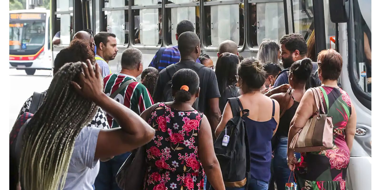 Desemprego mais longo atinge mínima histórica, revela IBGE