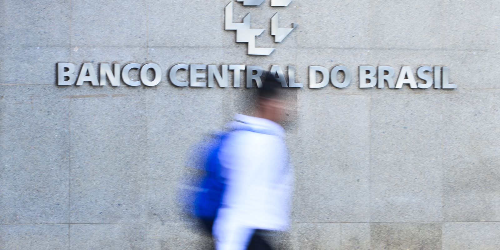 Recursos de clientes do conglomerado Master migram para grandes bancos, diz BC