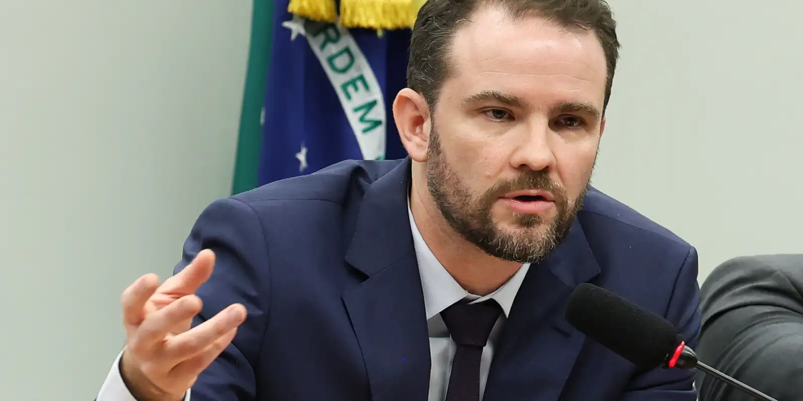 Dario Durigan cancela viagem à Rússia para o Novo Banco de Desenvolvimento