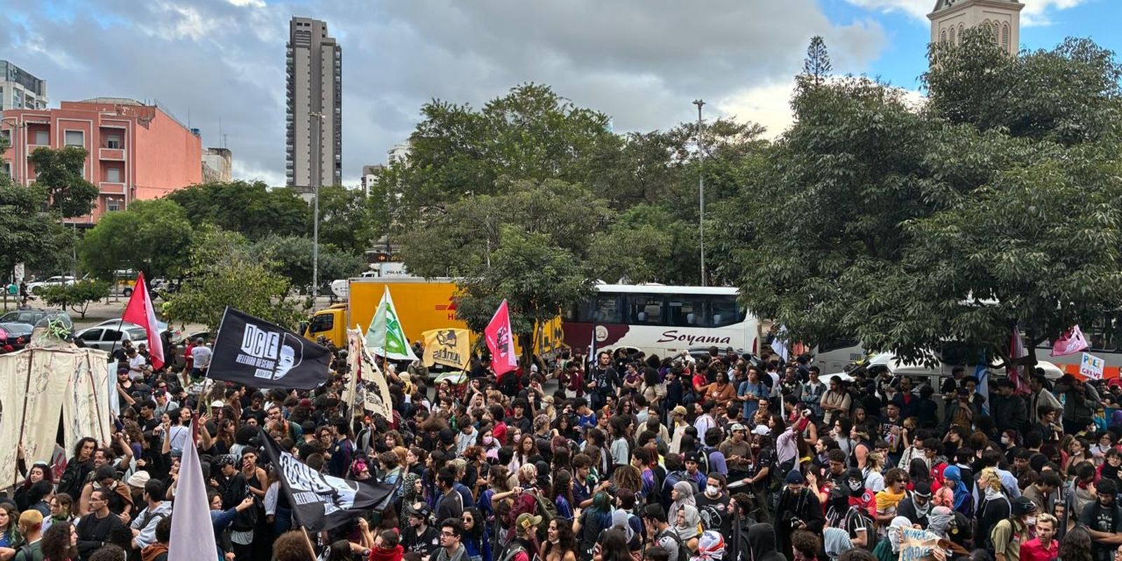 Estudantes protestam em São Paulo contra a precarização das políticas educacionais