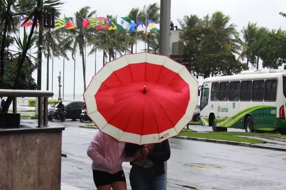 Fim de semana será de chuva e trovoadas na Baixada Santista