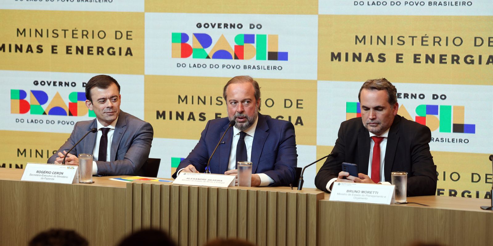 Governo institui subsídio de até R$ 0,89 para conter o preço da gasolina
